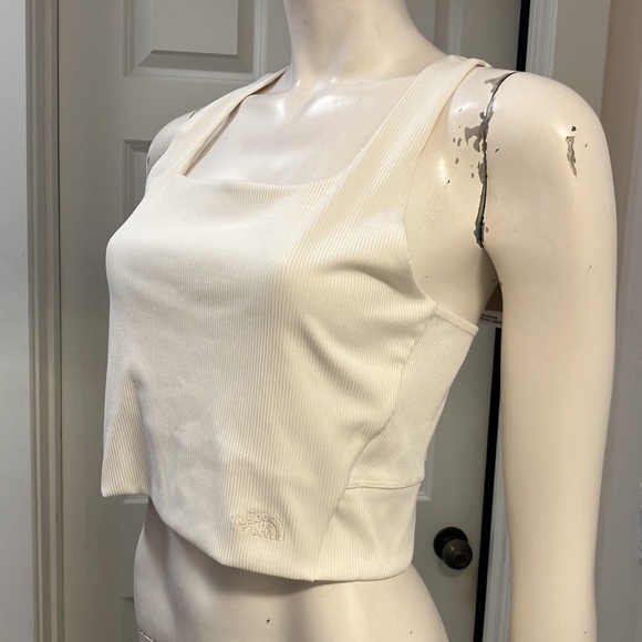 The North Face Athletic/Athleisure Cropped Tank, XL, NWT! - Picture 3 of 9